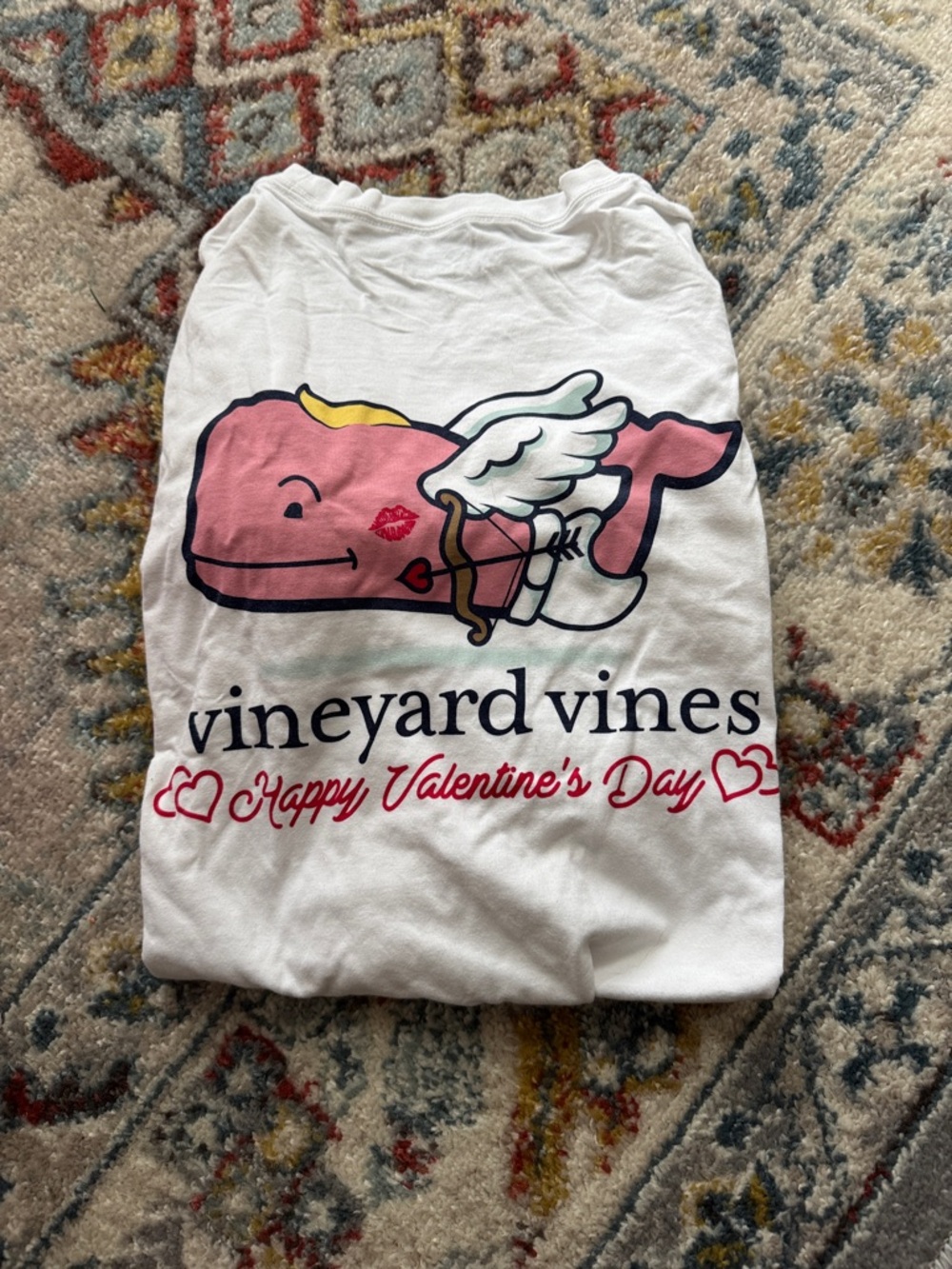 Vineyard Vines White Tee with Pink Cupid Whale Graphic Mens medium